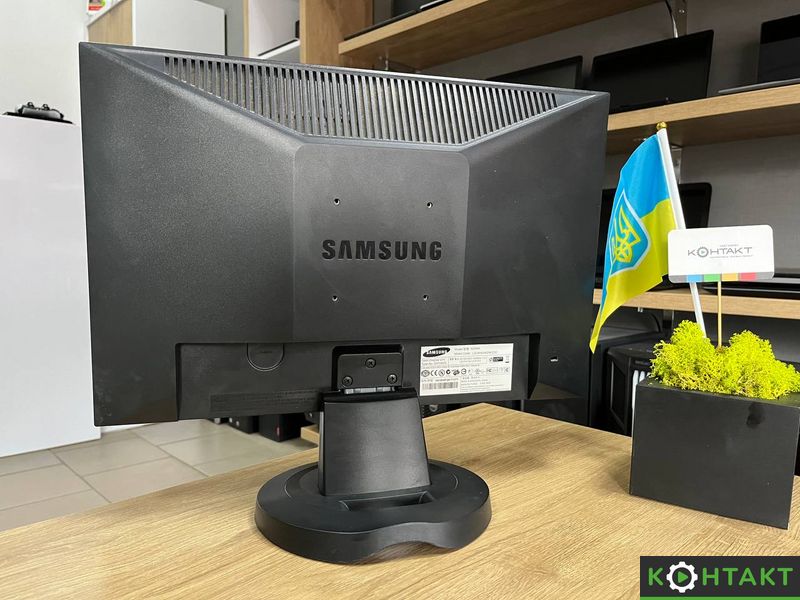 Купити Монітор 19" Samsung 920NW — 900 грн