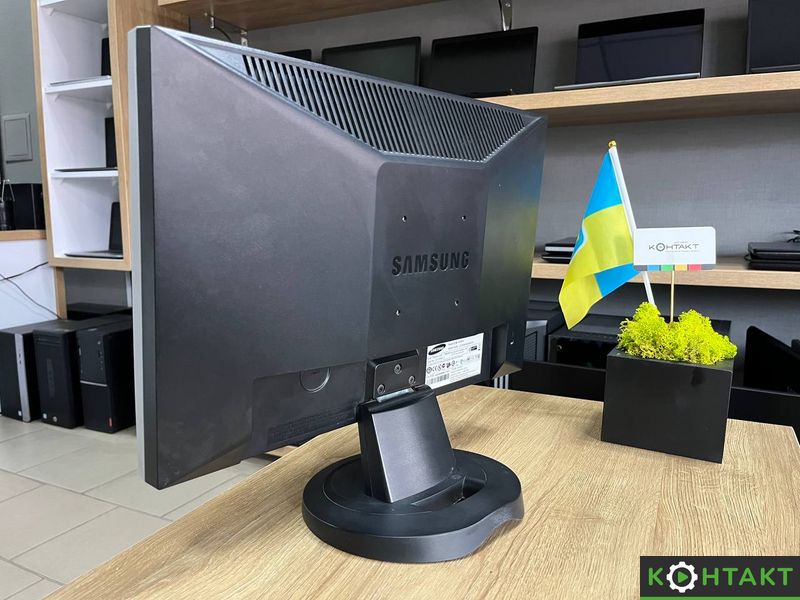 Купити Монітор 19" Samsung 920NW — 900 грн